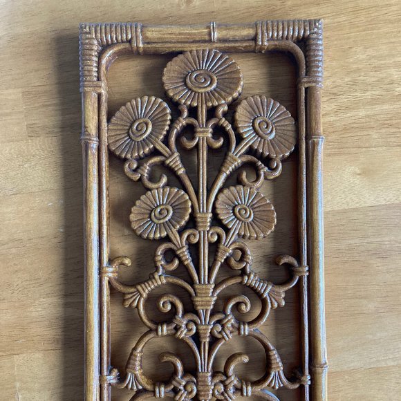 Dart Industries vintage wall Plaque "bamboo" look with floral design - Picture 2 of 5